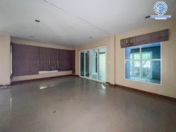 *****บ้านเดี่ยวมือสอง โซนนนทบุรี ม.คาซ่าแกรนด์ ชัยพฤกษ์-แจ้งวัฒนะ เนื้อที่กว้างขวางกว่า 77.40 ตร.ว. ฟังก์ชันครบครัน 3 ห้องนอน 2 ห้องน้ำ 2 ที่จอดรถ บ้านคุณภาพจากแบรนด์ Q.House พร้อมพื้นที่ใช้สอยมากกว่า 245 ตร.ม. ตอบโจทย์ทุกการเดินทางให้ง่ายดายยิ่งขึ้น บนทำเลใกล้รถไฟฟ้าสายอนาคตสายสีชมพู และจุดขึ้นทางด่วน "แจ้งวัฒนะ" จองด่วน!